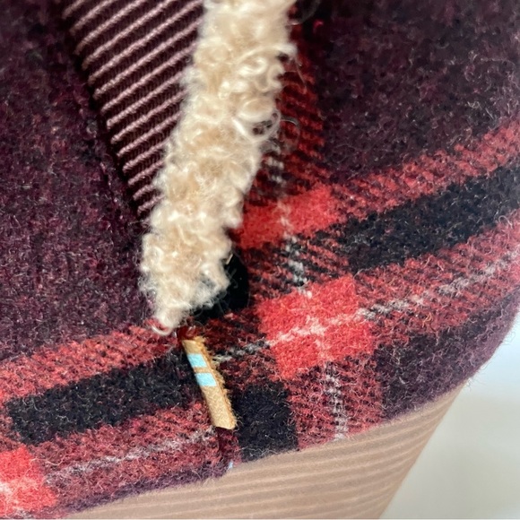 Toms Kelsey Barn Red Plaid Wedge Booties Size 7 - Picture 14 of 15